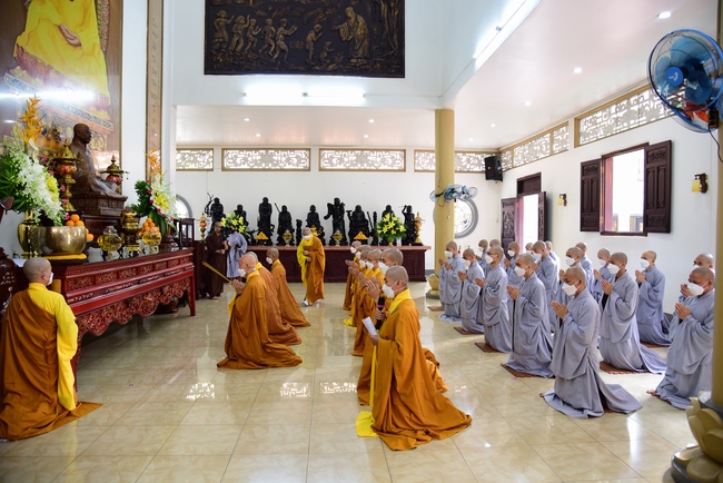 Lễ truyền giới Sa di Phương Trượng